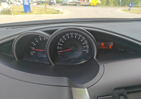 Toyota Verso cena 17900 przebieg: 134940, rok produkcji 2015 z Karczew małe 137